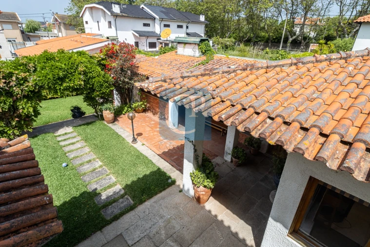 Moradia T6 para Venda em Arcozelo Foto 24