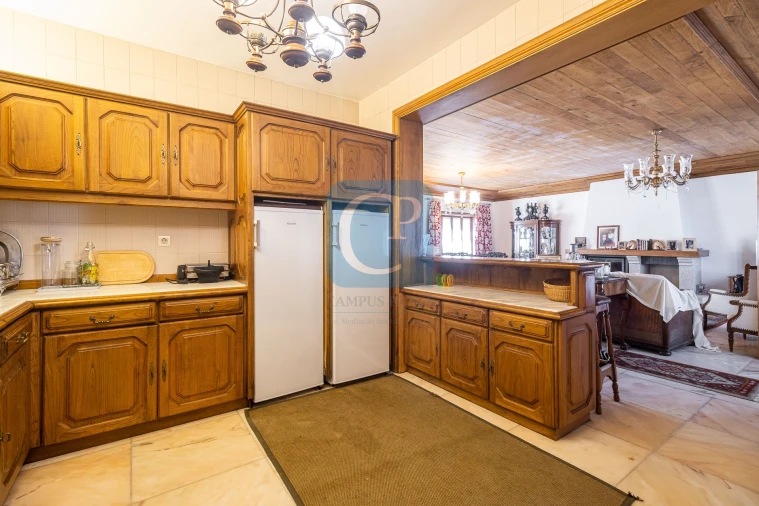 Moradia T6 para Venda em Arcozelo Foto 5