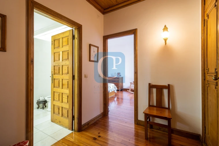 Moradia T6 para Venda em Arcozelo Foto 31