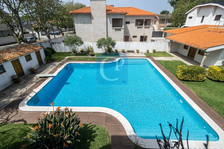 Moradia T6 para Venda em Arcozelo Foto 36