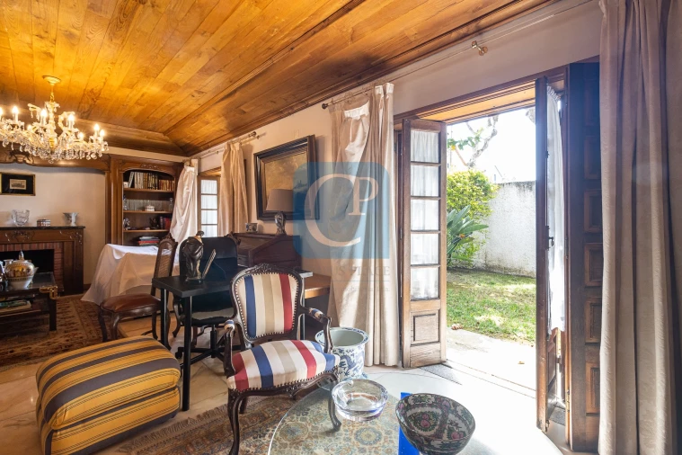 Moradia T6 para Venda em Arcozelo Foto 12