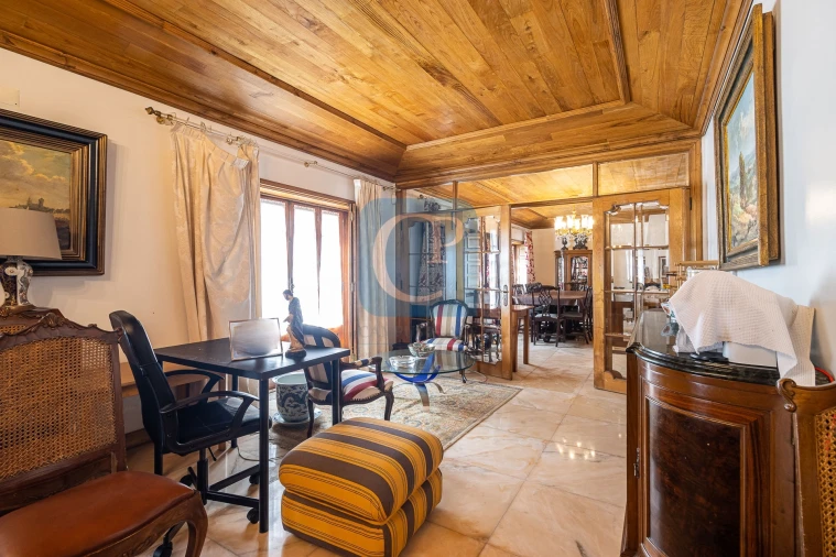 Moradia T6 para Venda em Arcozelo Foto 8