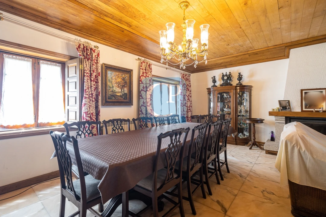 Moradia T6 para Venda em Arcozelo Foto 7