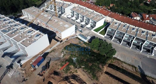 Moradia T3 para Venda em Grijo