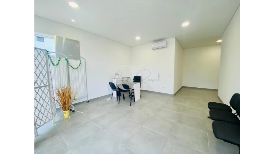 Loja para Arrendamento em Figueiró dos Vinhos e Bairradas Foto 3