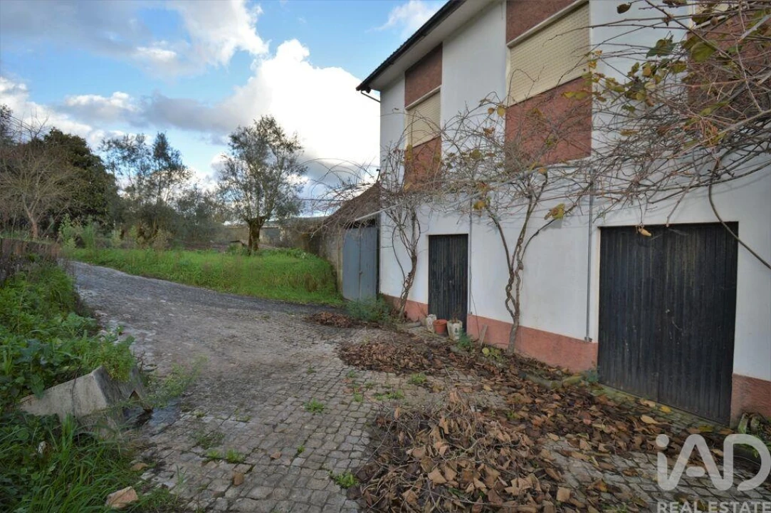 Moradia T3 para Venda em São Miguel, Santa Eufémia e Rabaçal Foto 2