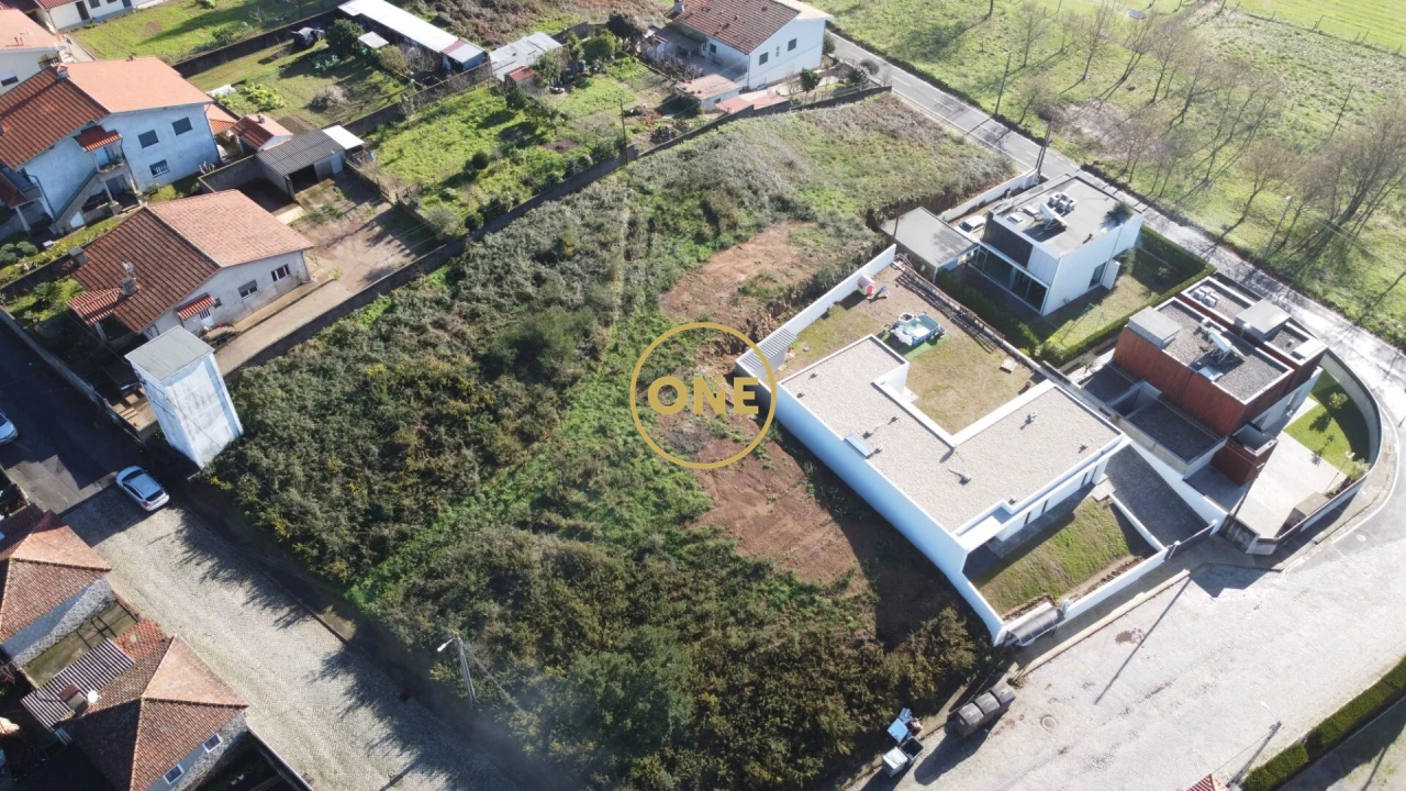 Terreno para Venda em Lamelas e Guimarei Foto 25