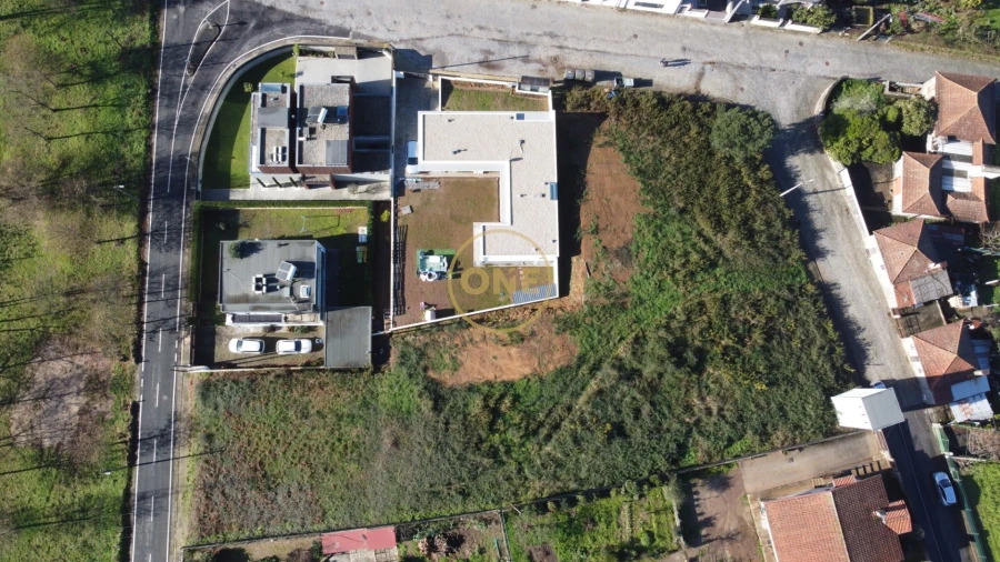 Terreno para Venda em Lamelas e Guimarei Foto 9