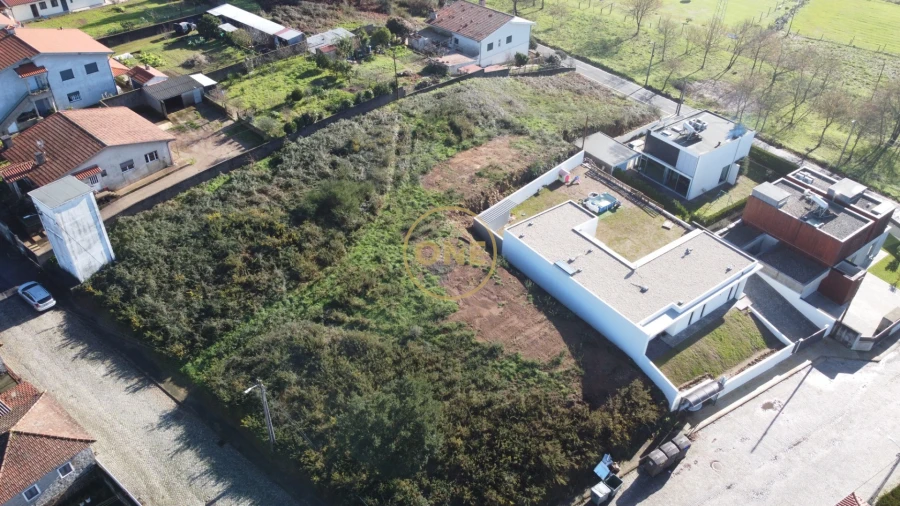 Terreno para Venda em Lamelas e Guimarei Foto 5