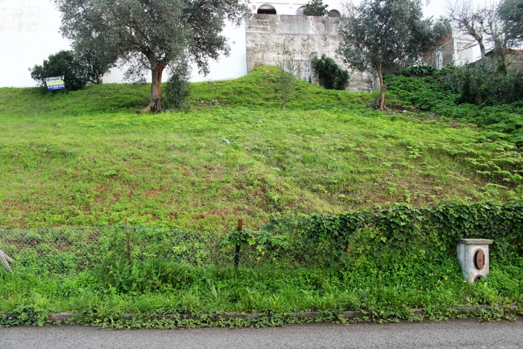 Terreno para Venda em Alverca do Ribatejo e Sobralinho Foto 1