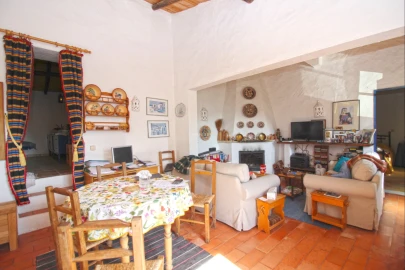 Moradia T4 para Venda em Lagos (São Sebastião e Santa Maria)