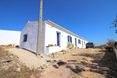 Moradia T4 para Venda em Lagos (São Sebastião e Santa Maria)