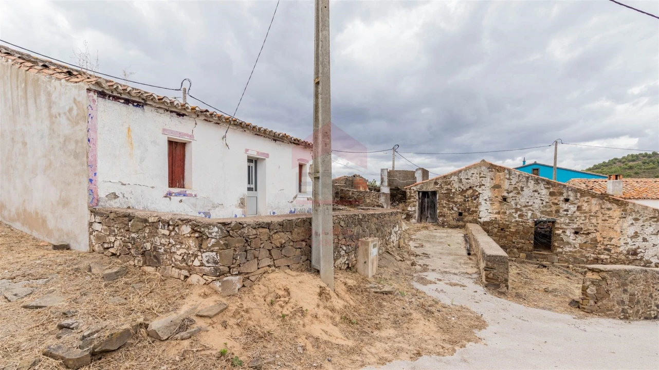 Moradia T0 para Venda em Vaqueiros Foto 1