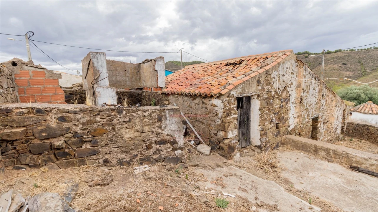 Moradia T0 para Venda em Vaqueiros Foto 3