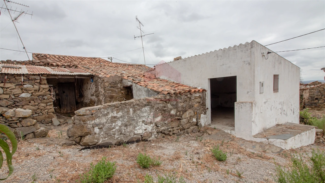Moradia T2 para Venda em Vaqueiros Foto 1