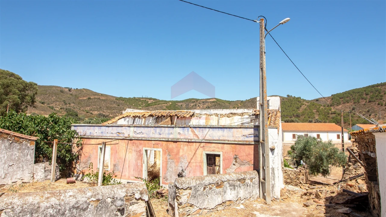 Moradia T0 para Venda em Vaqueiros Foto 1