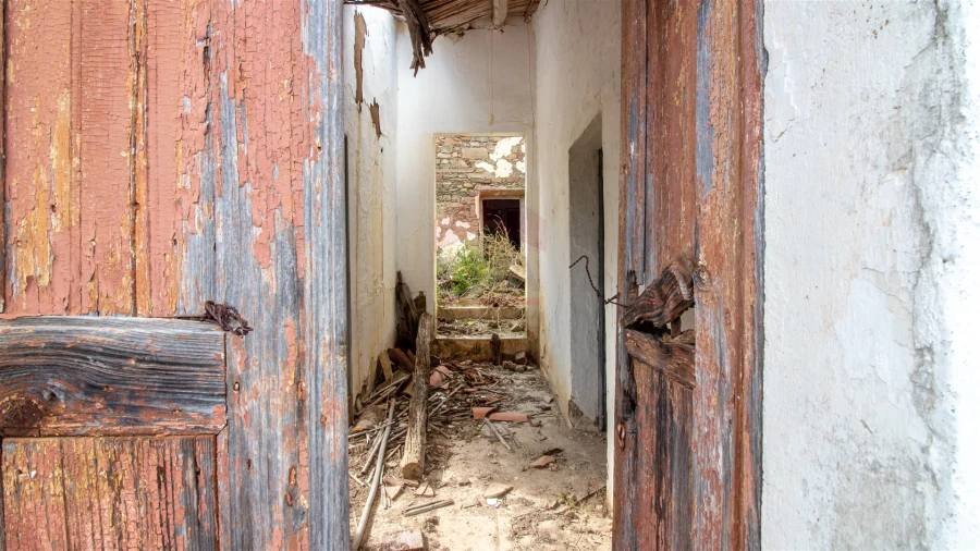 Moradia T0 para Venda em Martim Longo Foto 2