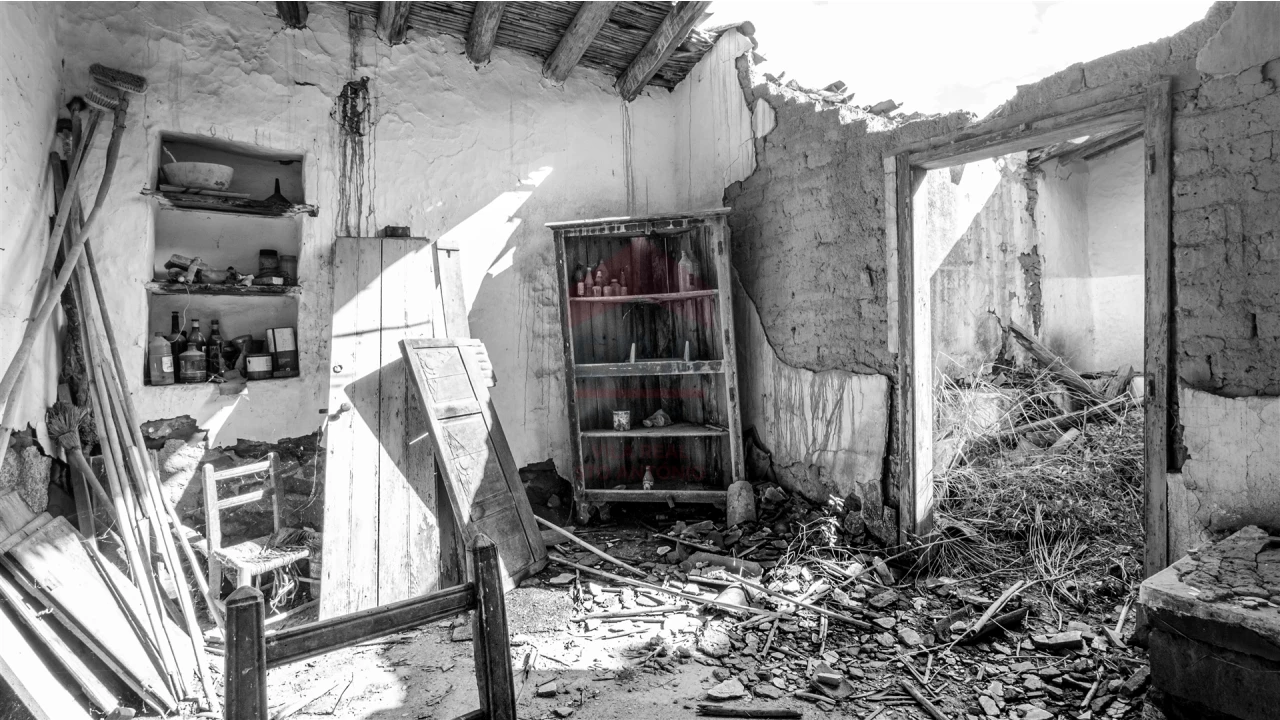 Moradia T0 para Venda em Martim Longo Foto 4