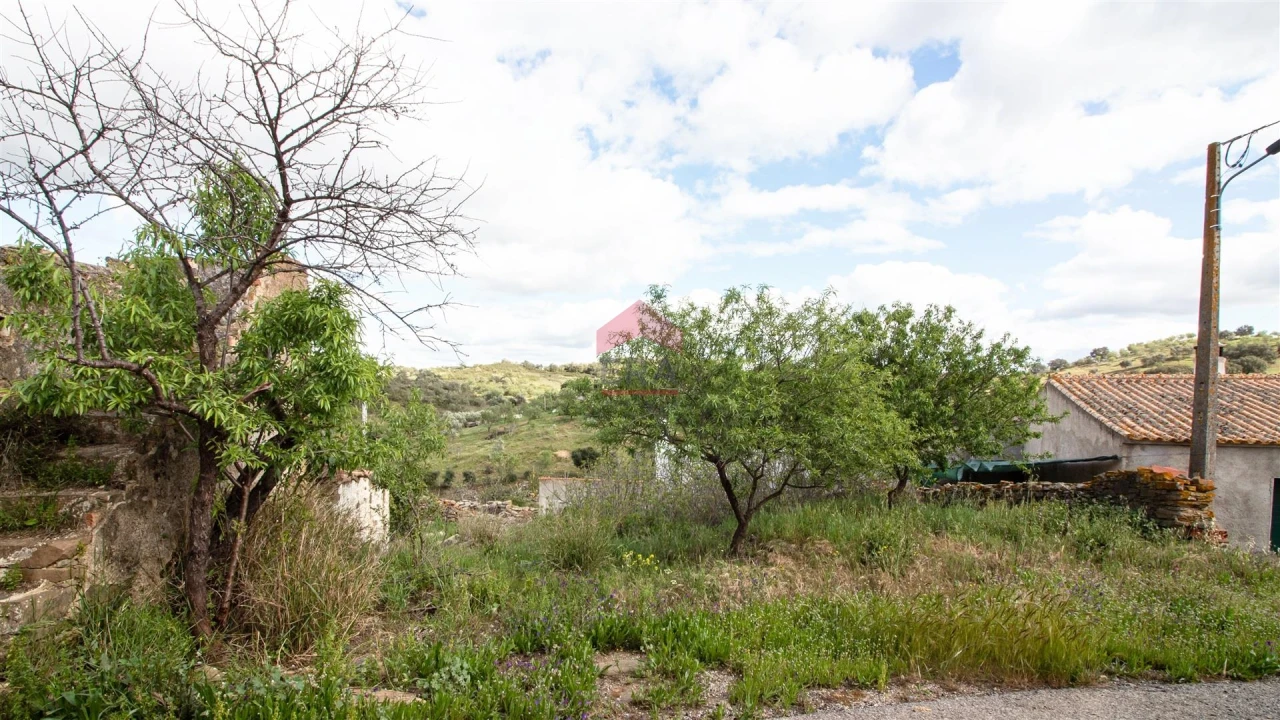 Moradia T0 para Venda em Martim Longo Foto 7