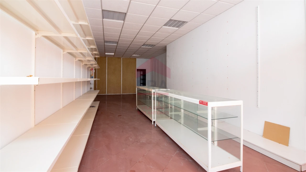 Loja para Venda em Vila Real de Santo Antonio Foto 3