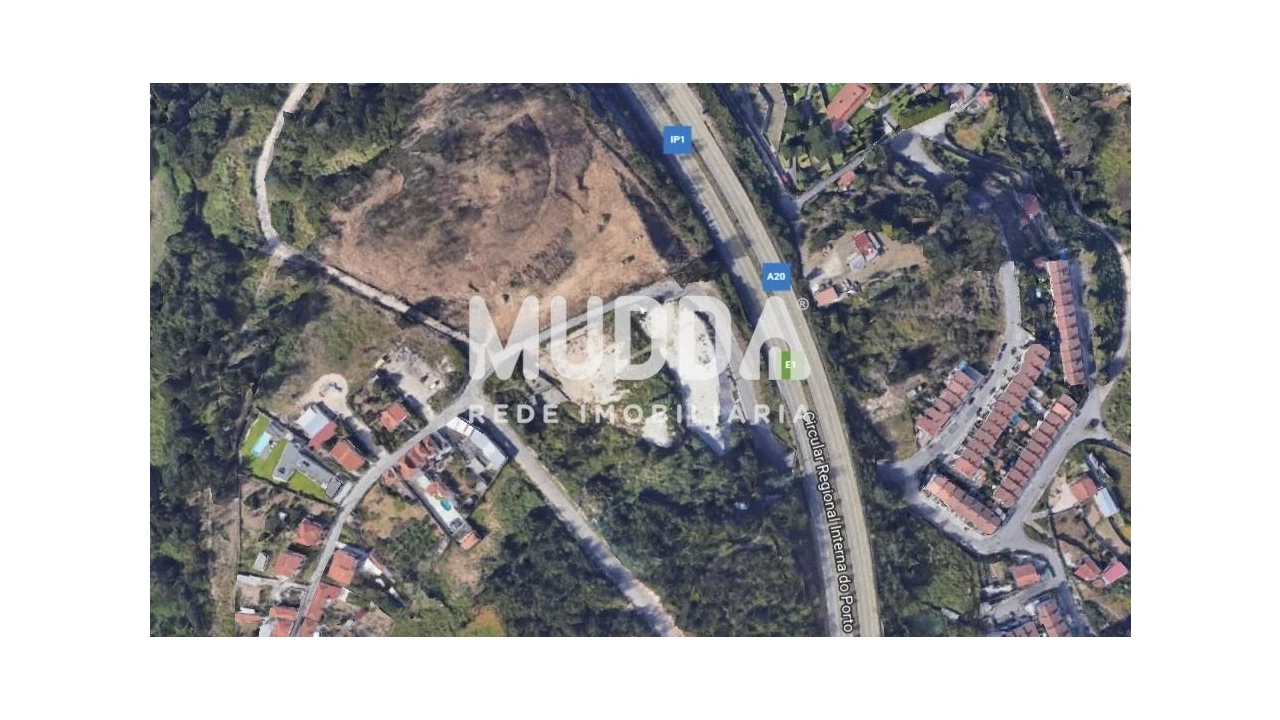 Terreno para Venda em Vilar de Andorinho Foto 1