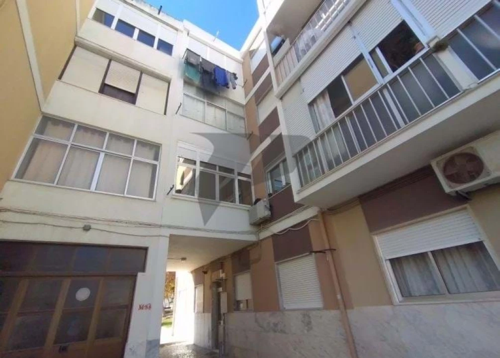 Apartamento T2 para Venda em Baixa da Banheira e Vale da Amoreira Foto 1