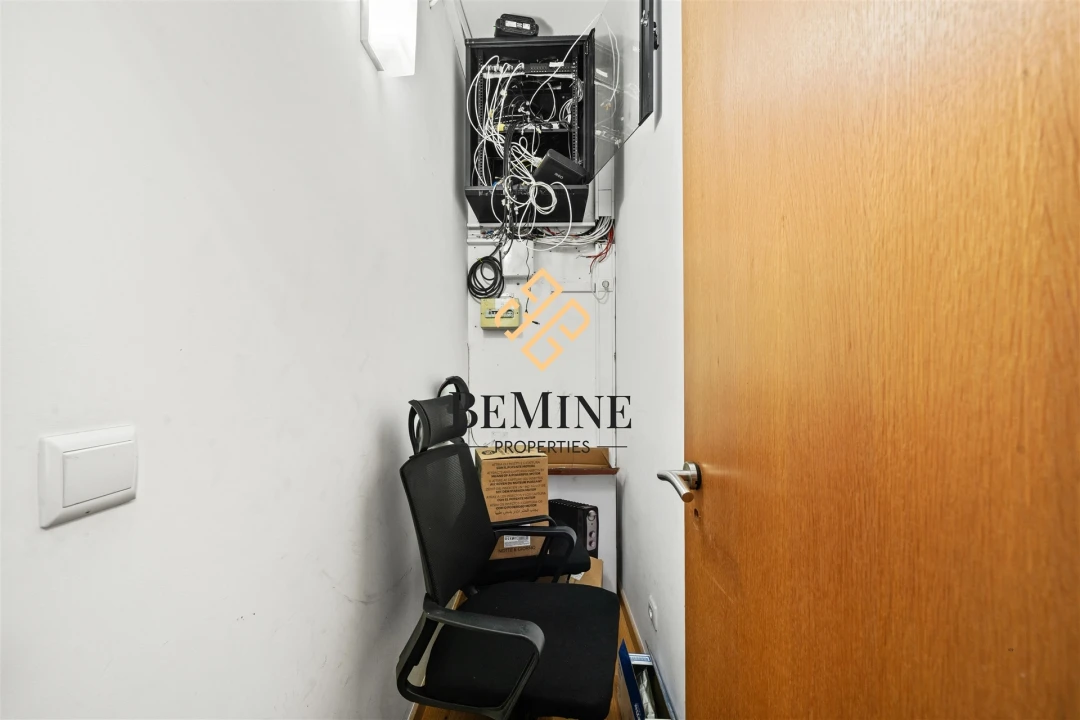 Armazém para Venda em Camacha Foto 27