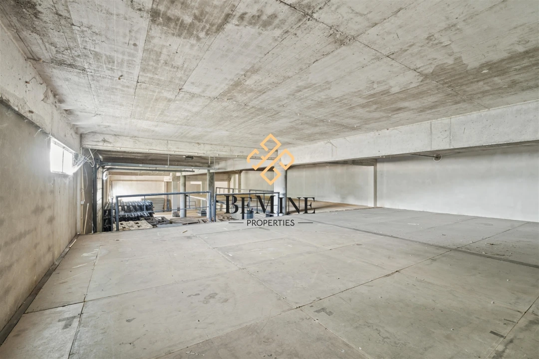 Armazém para Venda em Camacha Foto 42