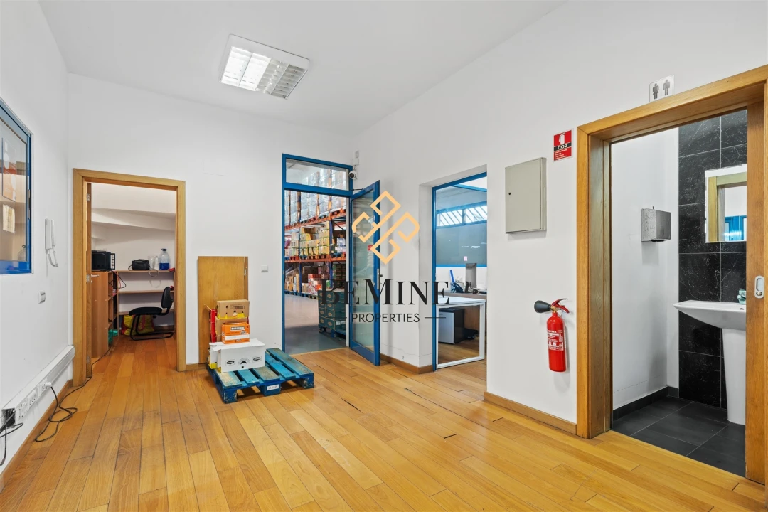 Armazém para Venda em Camacha Foto 24