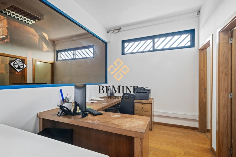 Armazém para Venda em Camacha Foto 26