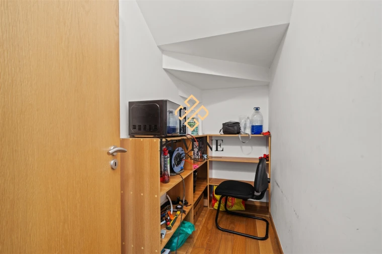 Armazém para Venda em Camacha Foto 28