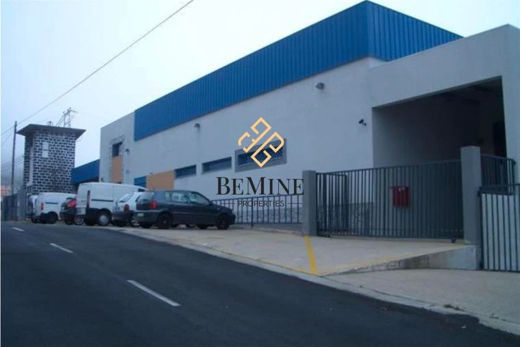 Armazém para Venda em Camacha Foto 2