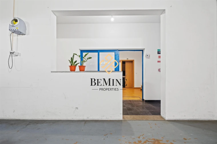 Armazém para Venda em Camacha Foto 23