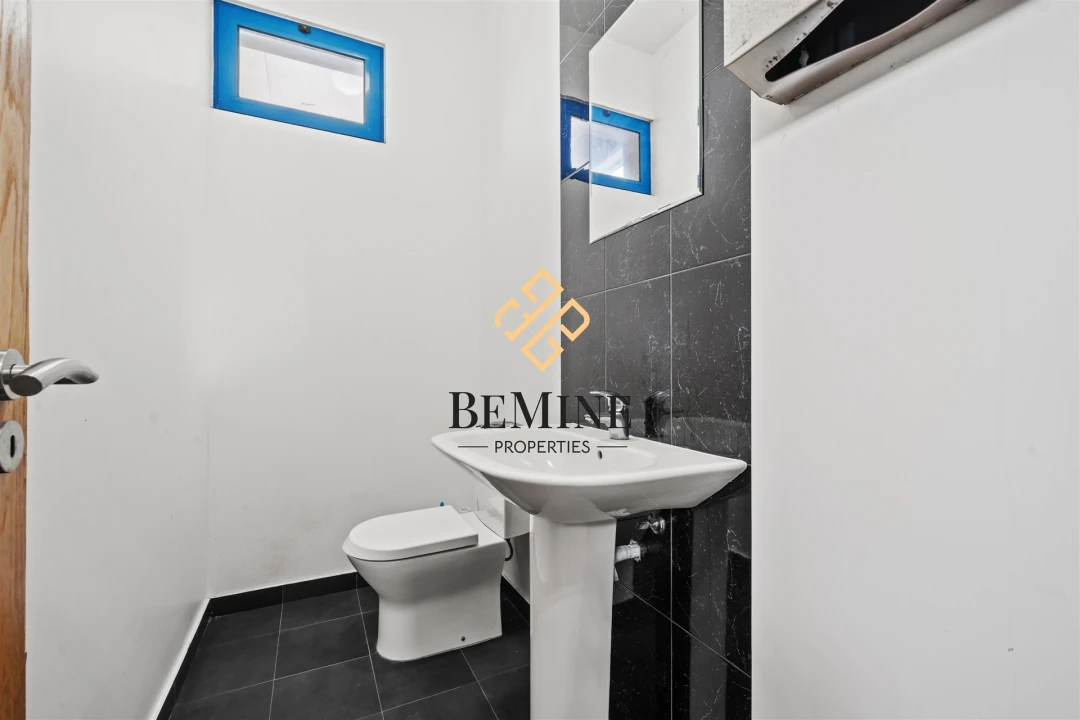 Armazém para Venda em Camacha Foto 38