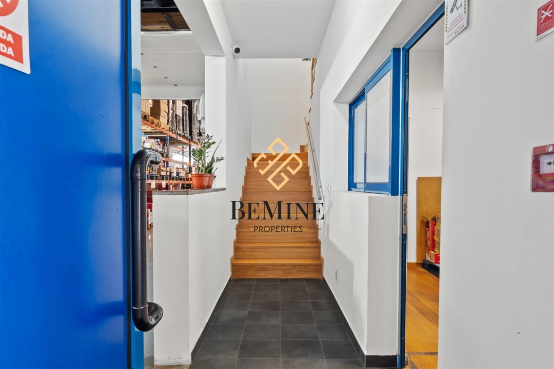 Armazém para Venda em Camacha Foto 22