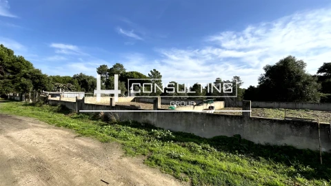Terreno para Venda em Seixal, Arrentela e Aldeia de Paio Pires