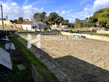Terreno para Venda em Seixal, Arrentela e Aldeia de Paio Pires
