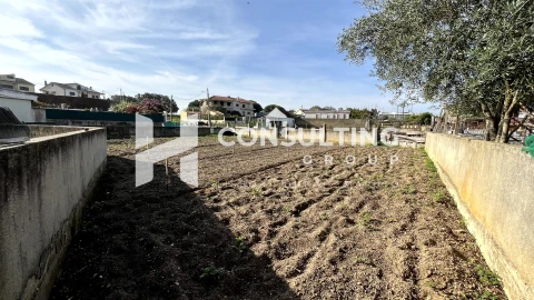 Terreno para Venda em Seixal, Arrentela e Aldeia de Paio Pires