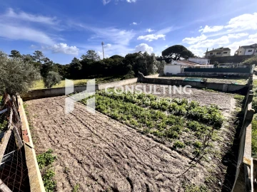 Terreno para Venda em Seixal, Arrentela e Aldeia de Paio Pires