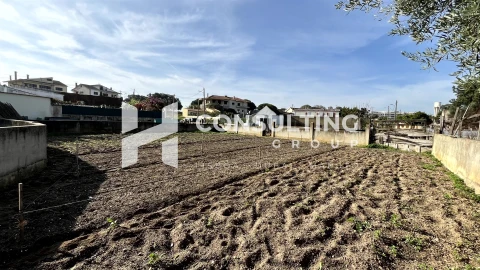 Terreno para Venda em Seixal, Arrentela e Aldeia de Paio Pires