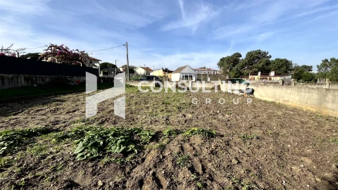 Terreno para Venda em Seixal, Arrentela e Aldeia de Paio Pires