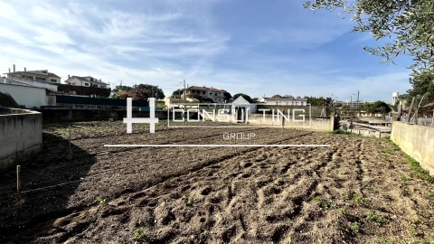 Terreno para Venda em Seixal, Arrentela e Aldeia de Paio Pires