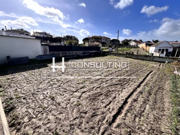Terreno para Venda em Seixal, Arrentela e Aldeia de Paio Pires