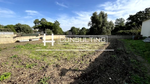 Terreno para Venda em Seixal, Arrentela e Aldeia de Paio Pires