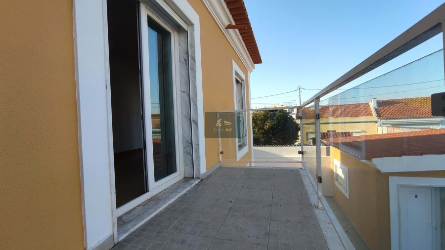 Moradia T4 para Venda em Gaio-Rosário e Sarilhos Pequenos Foto 22