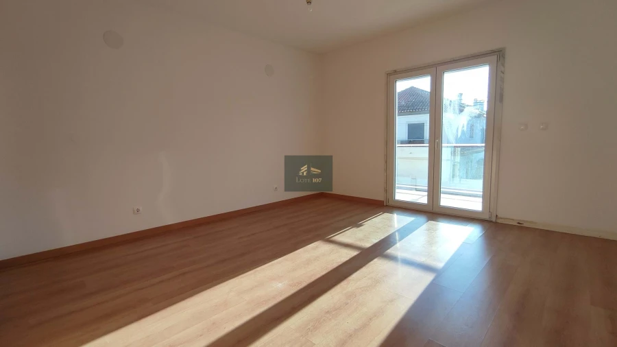 Moradia T4 para Venda em Gaio-Rosário e Sarilhos Pequenos Foto 17