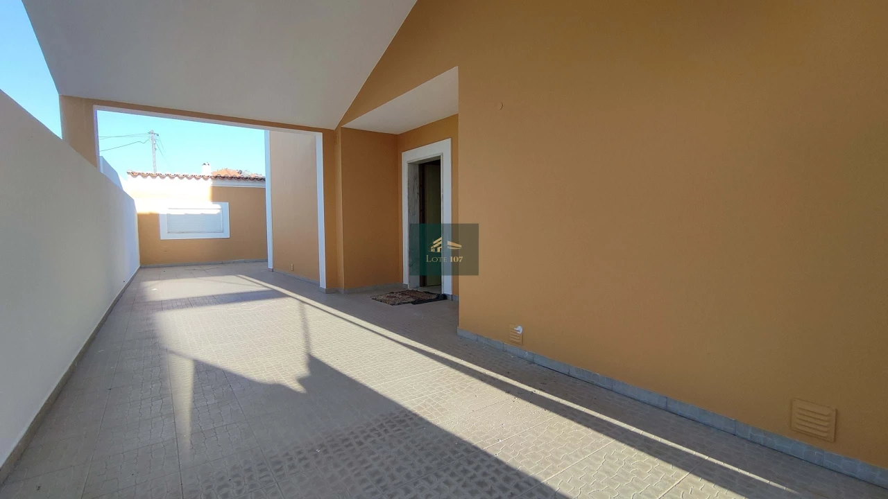 Moradia T4 para Venda em Gaio-Rosário e Sarilhos Pequenos Foto 23