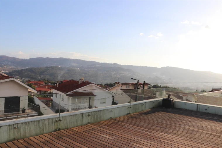 Moradia T5 para Venda em Lordelo Foto 11