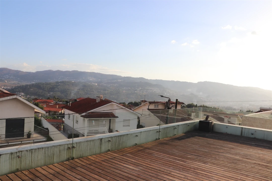 Moradia T5 para Venda em Lordelo Foto 11