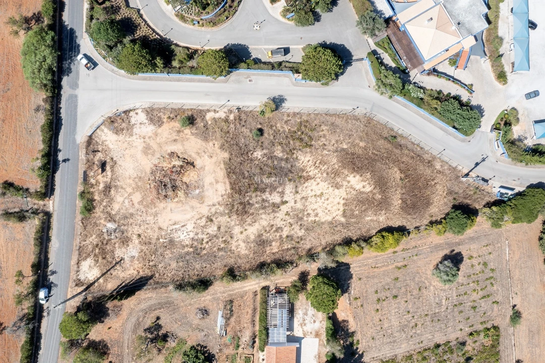 Terreno para Venda em Lagos (São Sebastião e Santa Maria) Foto 2